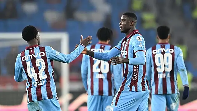 Trabzonspor, Kasımpaşa'yı 2-1 mağlup etti
