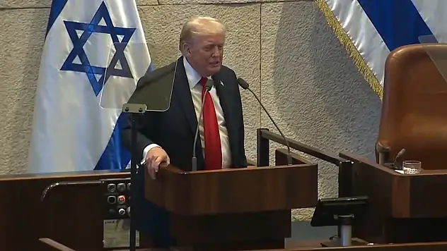 Trump İsrail'de Knesset'te konuşma yaptığı sırada protesto edildi!