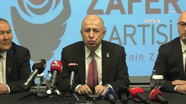 Ümit Özdağ 'Sarı torbalı' Paylaşım Yapan İstanbul Gençlik Kolları Başkanını Görevden Aldı