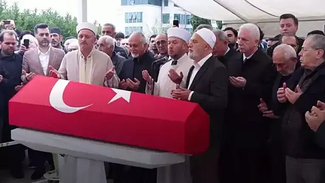 Yavuz Bülent Bakiler son yolculuğuna uğurlandı