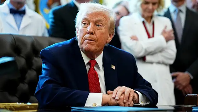 Yeni Epstein belgeleri yayınlandı: Trump, Epstein'ın özel jetinde defalarca uçmuş