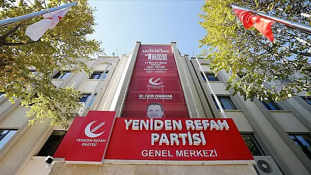 Yeniden Refah Partili Belediye Başkanı  İstifa  Etti