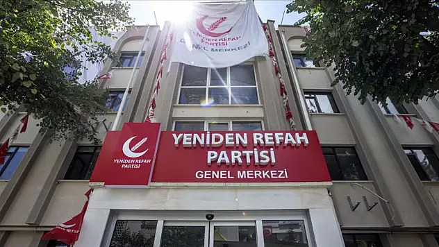 Yeniden Refah Partisi'nden 61 isim AK Parti'ye katıldı