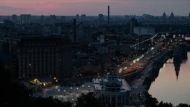 Zelenskiy: Başkentin neredeyse yüzde 60'ı elektriksiz