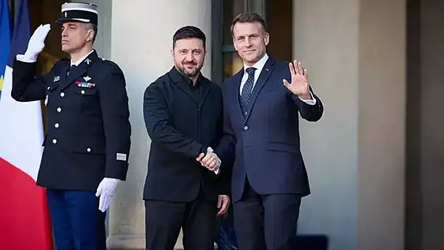 Zelenskiy, Macron ile görüştü