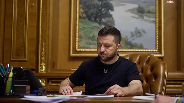 Zelenskiy: 'Perşembe günü Türkiye'de Putin'i bekleyeceğim'