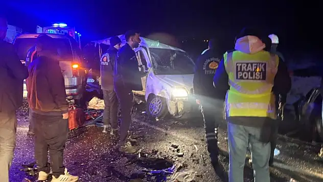 zincirleme kazada 4 ölü, 5 yaralı