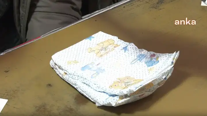 Ankara'da bir bakkalda bebek bezi taneyle satılmaya başlandı
