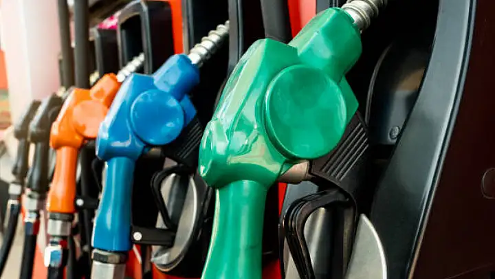 Benzine bir indirim daha geldi! Benzin ne kadar oldu?