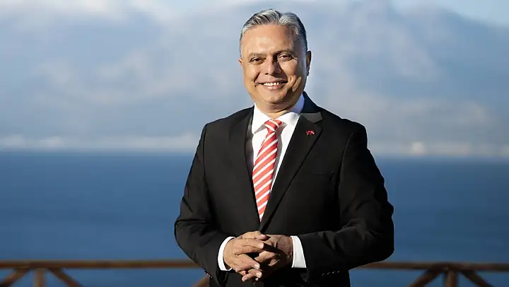 CHP'li Uysal, genel başkan adaylığından çekildi