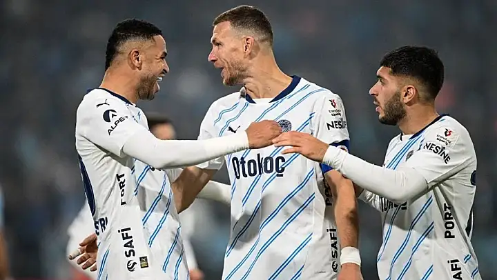 Fark 6 puana düştü! Fenerbahçe Adana'da coştu