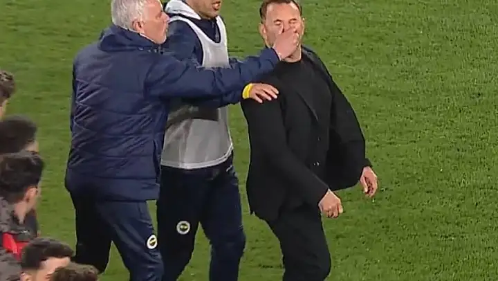 Fenerbahçe'de Jose Mourinho'dan Okan Buruk'a olay hareket