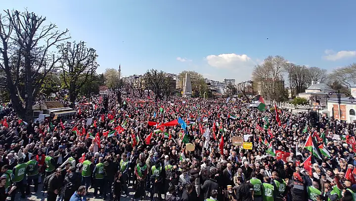İstanbul'da Filistin'e destek Yürüyüşü Yapıldı