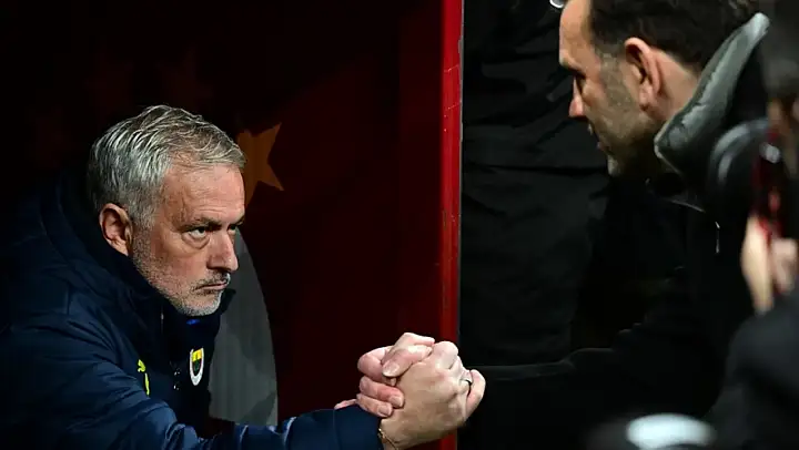 Jose Mourinho'ya 4 maç,  Okan Buruk'a da 1 Maç Ceza