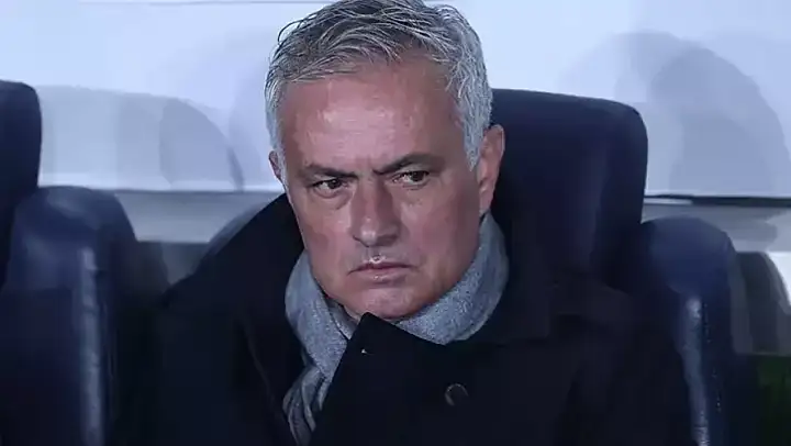 PFDK, Jose Mourinho'ya 3 maç ceza verdi