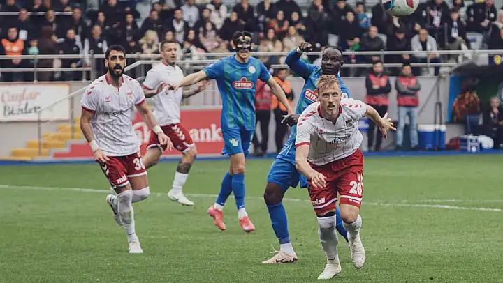 Rize'de Puanlar Paylaşıldı: Çaykur Rizespor 1-1 Sivasspor