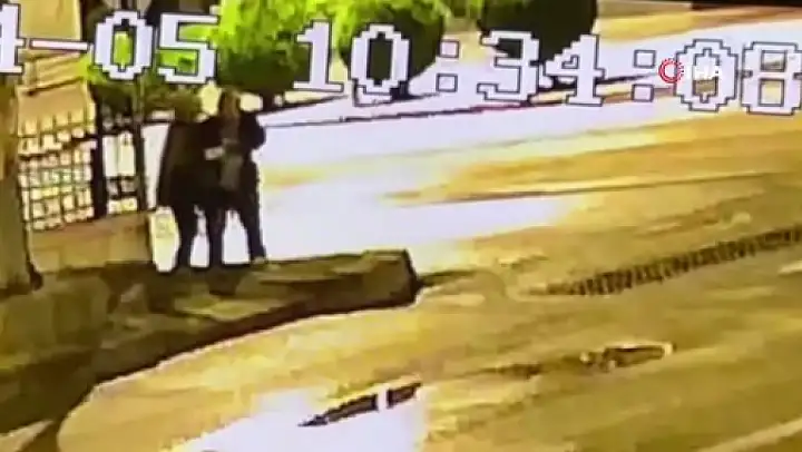 Sahte alkol yine can aldı! Sokak ortasında yere yığıldı