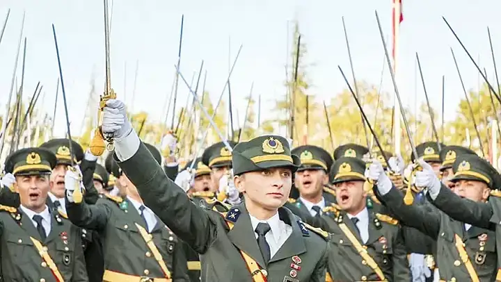 TSK'dan İhraç Edilen Teğmenlerden İlk Tepki: Vatan Sağ Olsun