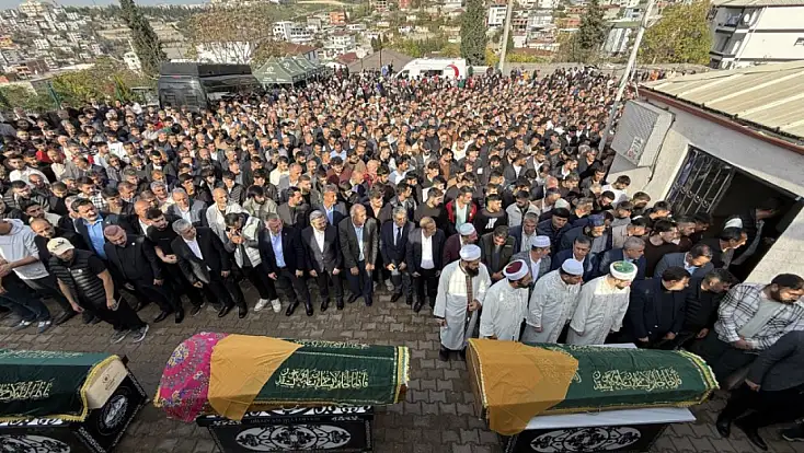 Kocaeli'de Yangında Hayatını Kaybedenlere Son Veda