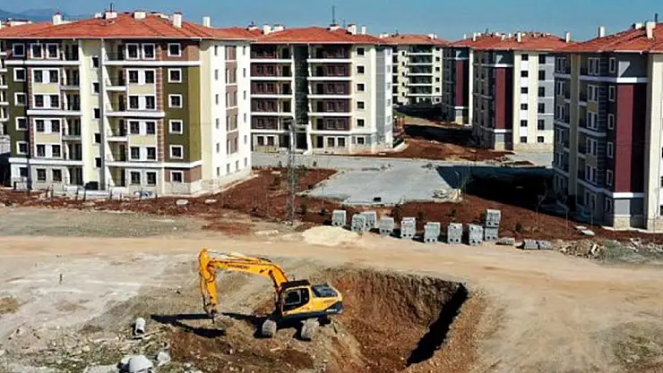 110 Bin Kişi Depremzede Aileleri Sıcak Yuvasına Kavuşturmak İçin Mücadele Veriyor