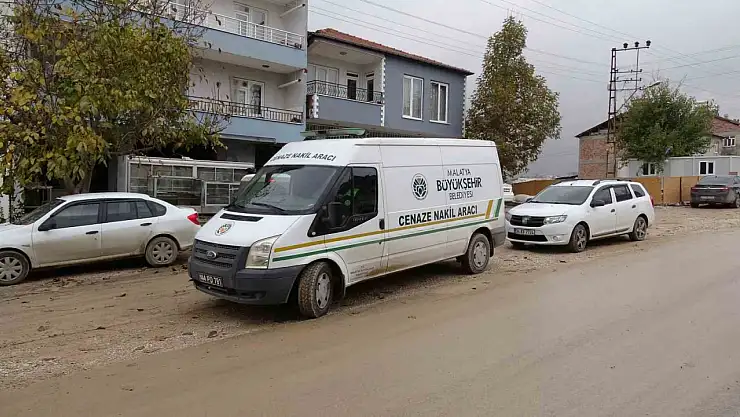 13 yaşındaki çocuk evinde ölü bulundu