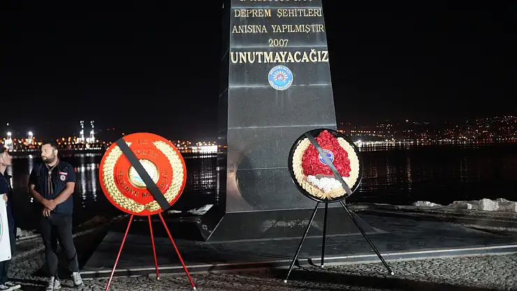 17 Ağustos Depremi'nde Hayatını Kaybedenler 03.02'de Anıldı