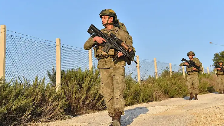 2'si DEAŞ Mensubu 17 Kaçak Suriye Sınırında Yakalandı