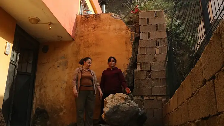 2 Tonluk Kayalar, Deprem Korkusunu Unutturdu