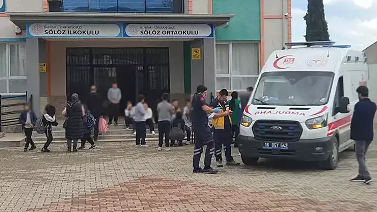 20 öğrenci, gıda zehirlenmesi şüphesiyle hastaneye kaldırıldı