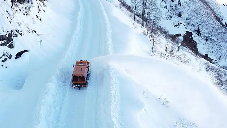 20 Yılın En Fazla Karı Yağdı, Kardan Tüneller Oluştu