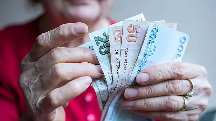 3 Bin Lira Emekli İkramiyesi TBMM'de Kabul Edildi