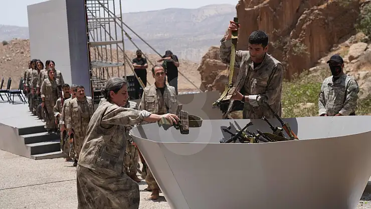 30 PKK'lı Terörist Silah Bıraktı! O Anlar Kaydedildi