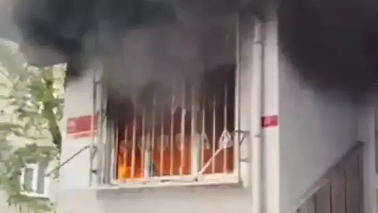 5 yaşındaki çocuk çakmakla oynarken yangın çıktı