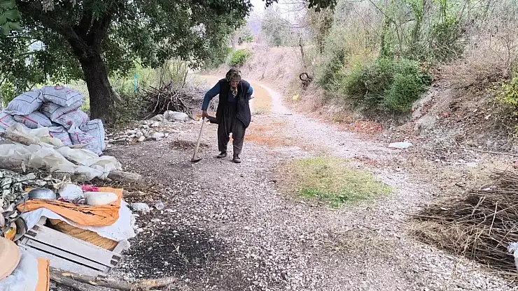 71 Yaşındaki Yaşlı Kadının Yaşam Mücadelesi Yürek Parçaladı