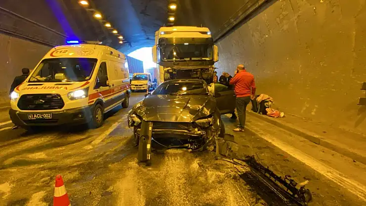 8 Araç zincirleme kazaya karıştı