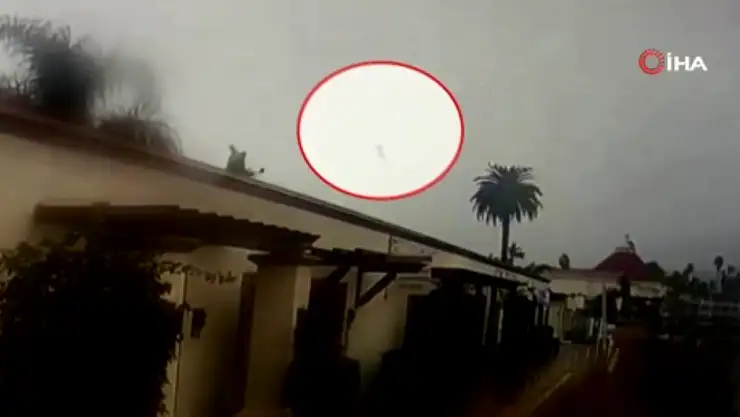 ABD'de askeri uçak San Diego Körfezi'ne düştü! İki pilot kendini uçaktan attı