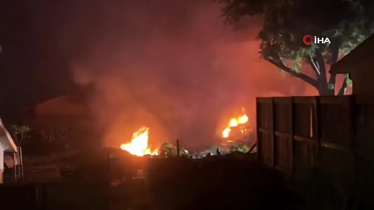 ABD'de  Uçak Yerleşim Bölgesine Düştü  Çok Sayıda Ölü Var