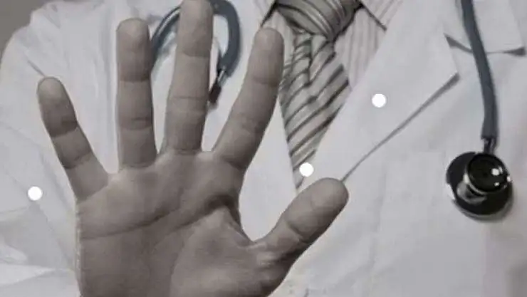 Adana'da Hasta Doktora Saldırdı