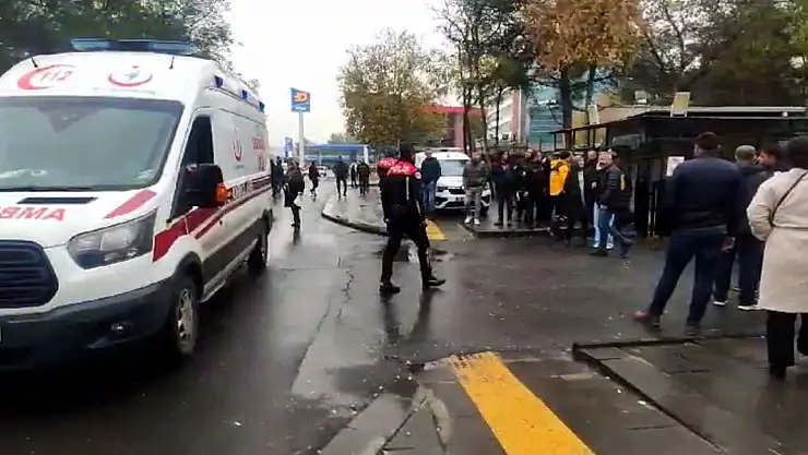 Adliye önünde kavga: 2'si polis 3 yaralı