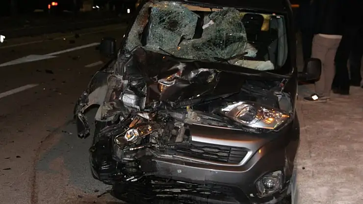 Afyon'da feci kaza: 2 kişi can verdi!