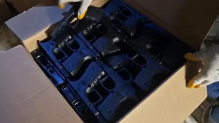 Afyonkarahisar'da silah kaçakçılığı operasyonu: Binlerce silah ve silah parçası ele geçirildi