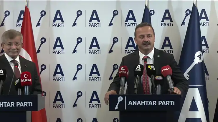 Ahmet Davutoğlu ile Yavuz Ağıralioğlu Görüştü