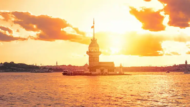 AKOM'dan uyarı: İstanbul'da yılın en sıcak günü yaşanıyor