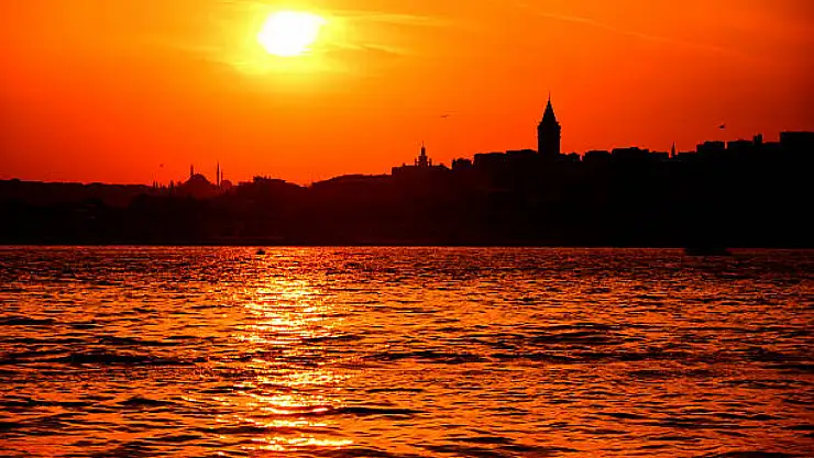 AKOM Uyardı: Basra ve Afrika Kökenli Sıcak Hava Dalgası Geliyor!