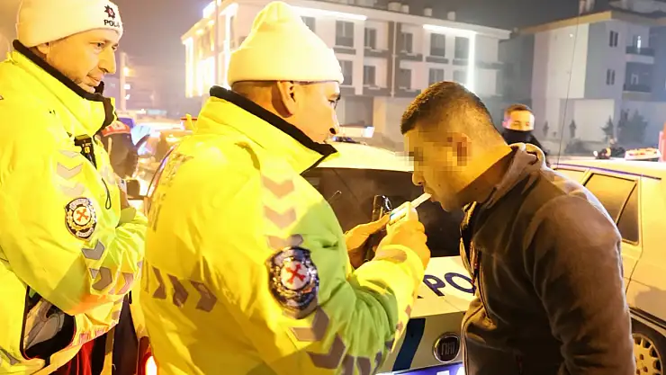 Aksaray'da polisten kaçan sürücü yakalanınca esprileriyle güldürdü