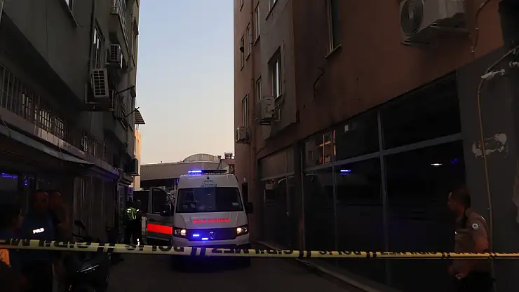 Alkol masasında bıçaklı kavga: 2 ölü, 2 yaralı