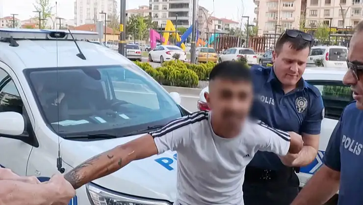 Alkollü ve ehliyetsiz sürücüden muhabire