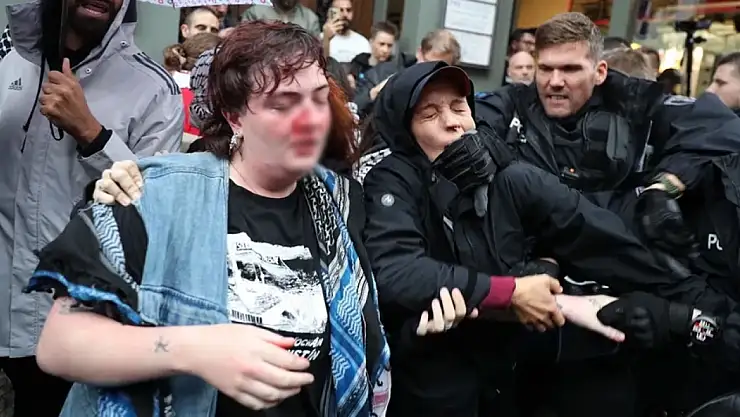 Almanya'da Gazze Protestosuna Polisten Sert Müdahale