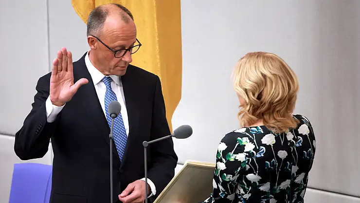 Almanya'da Merz başkanlığındaki yeni hükümet göreve başladı