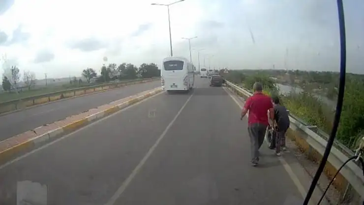 Antalya'da Seyir Halindeki Aracın Tekeri Çıktı